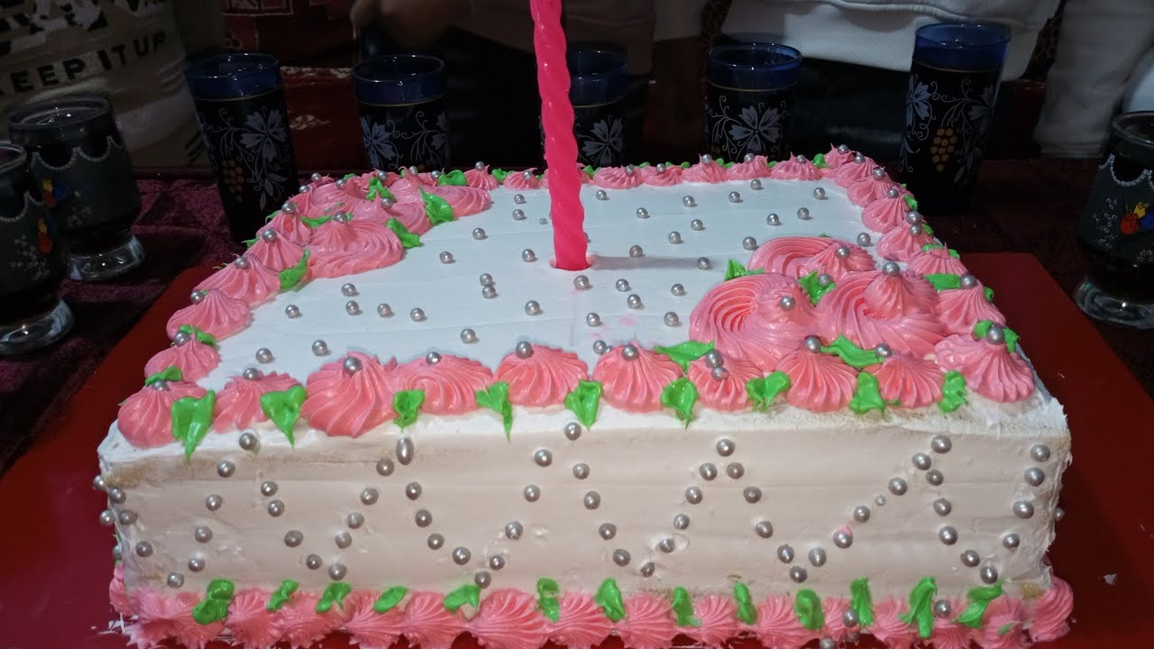 طريقة تزيين الكيكة التورتة🎂 بمكون واحد بس هتعملي اجمل تورتة🎂 علي طريقة ام فيلو 🎂