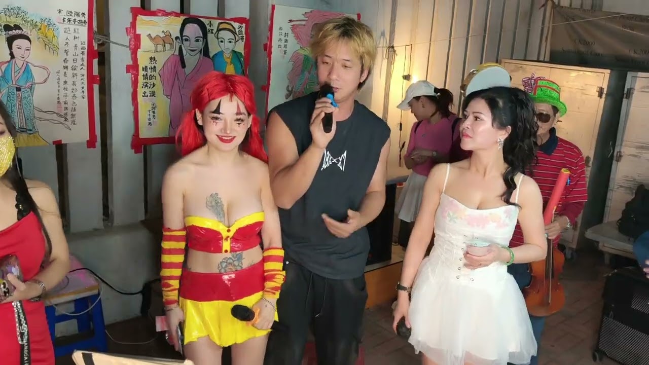 屯門娜娜💃+小紅💃+迪康🎤Happy伯🕺《三分鐘放縱》@油麻地2025.11.02
