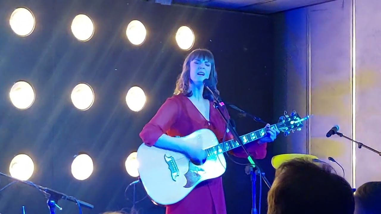 Cristina Donà -It's just like you said it would be (Sinéad O'Connor cover)+ L'aridità dell'aria live