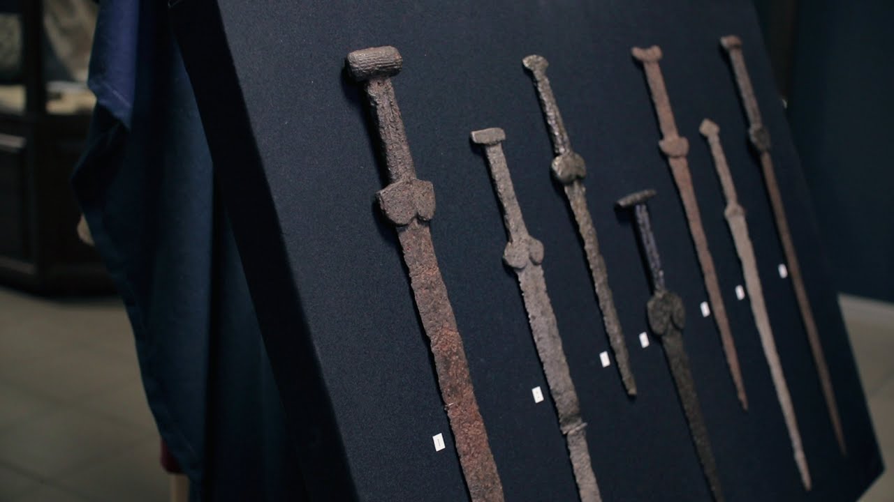 Археология, история экспоната: акинаки, скифские мечи из железа середины VII в. до н.э.