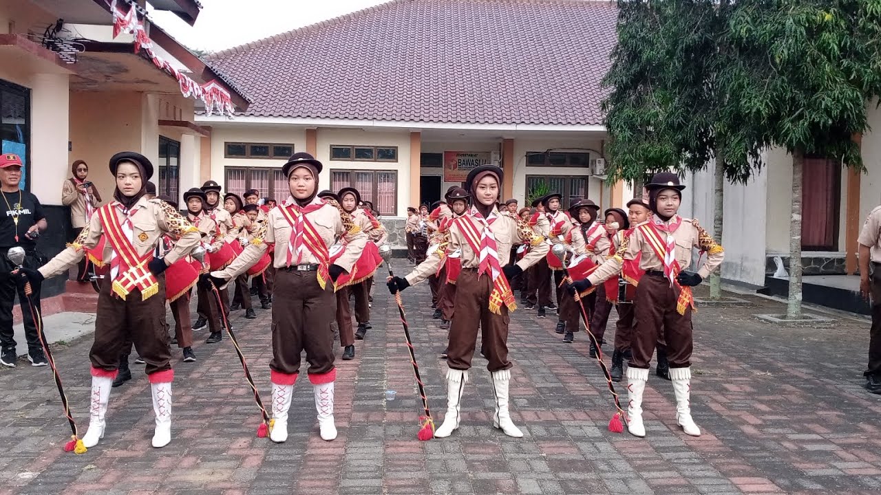 DRUMBAND SDN BANDONGAN 3 DALAM PEMBUKAAN JAMBORE KWARCAB KAB.MAGELANG