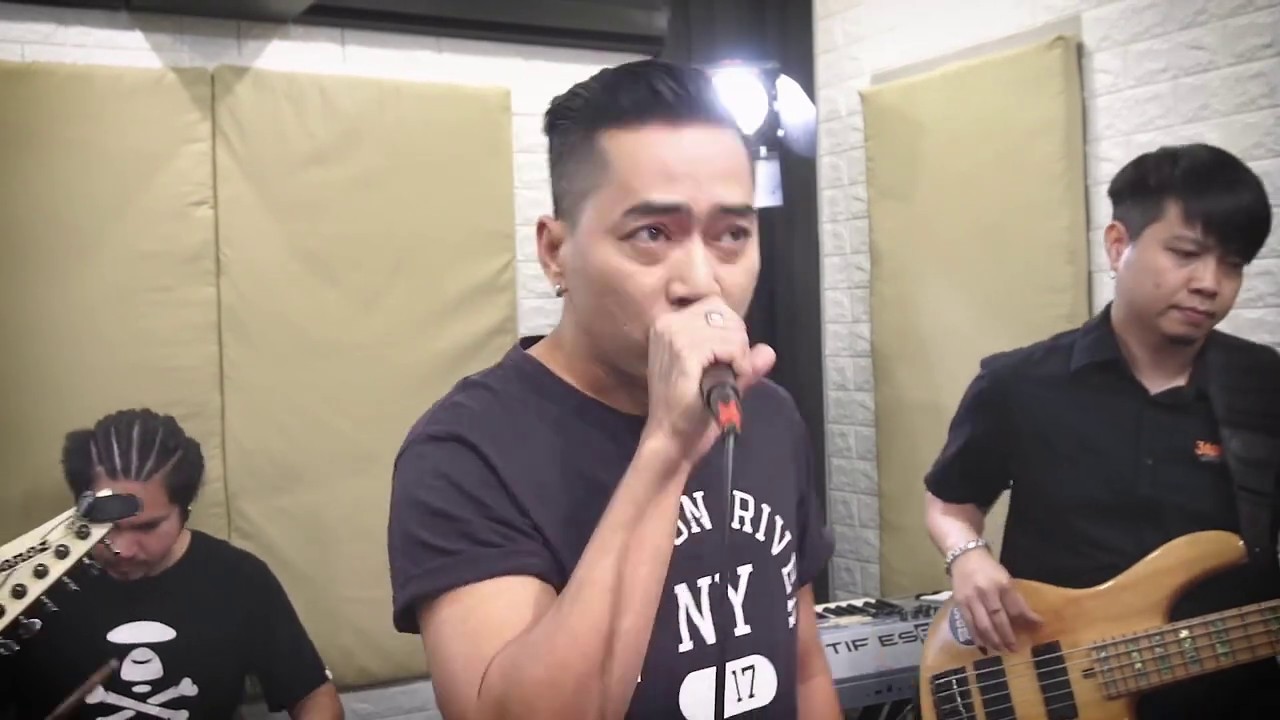 จะรักกันไปถึงไหน - หวิว ณัฐพนธ์ วงษ์สนิท Live at ห้องท้ายบ้าน