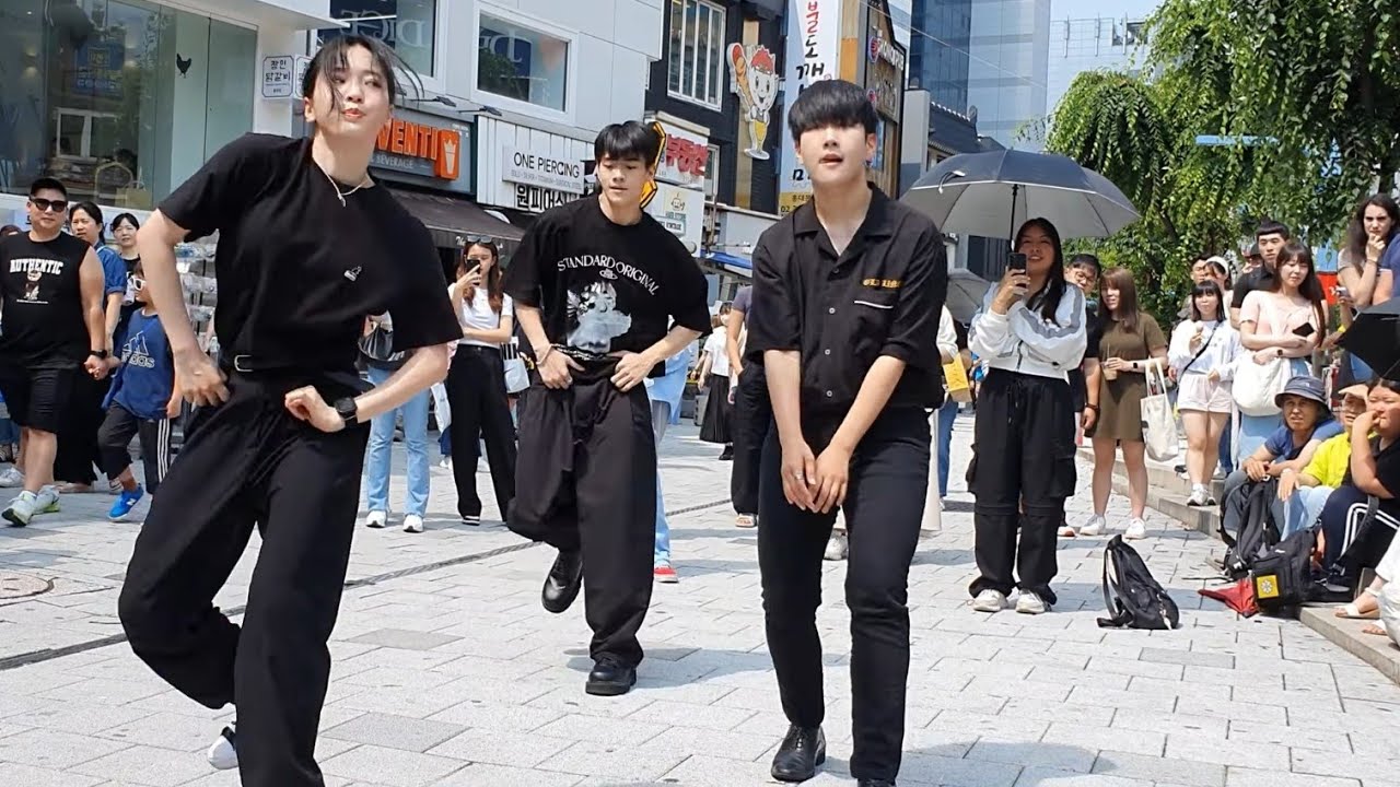 [STREET ARTIST] YU KAGAWA, HYOJIN & YOUNGWON. INTERACTIVE HONGDAE BUSKING. 230611.