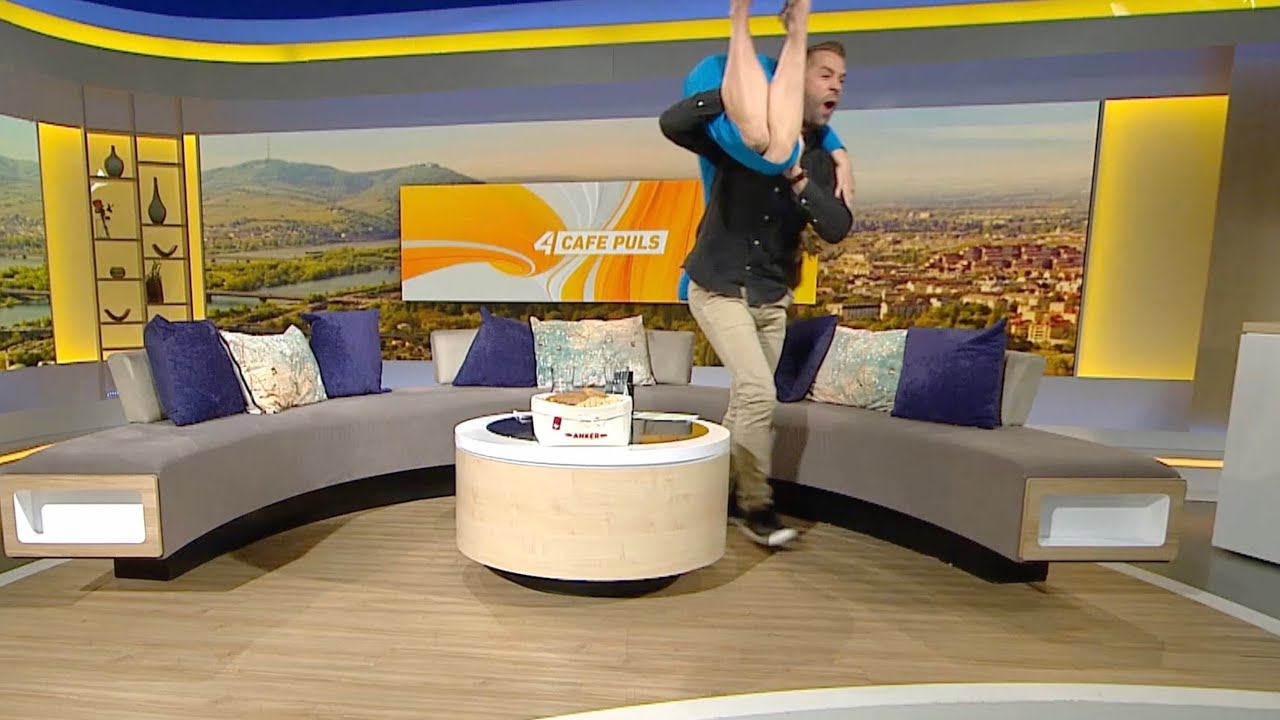 TV Outtakes Caf&eacute; Puls | April '22 #livetv