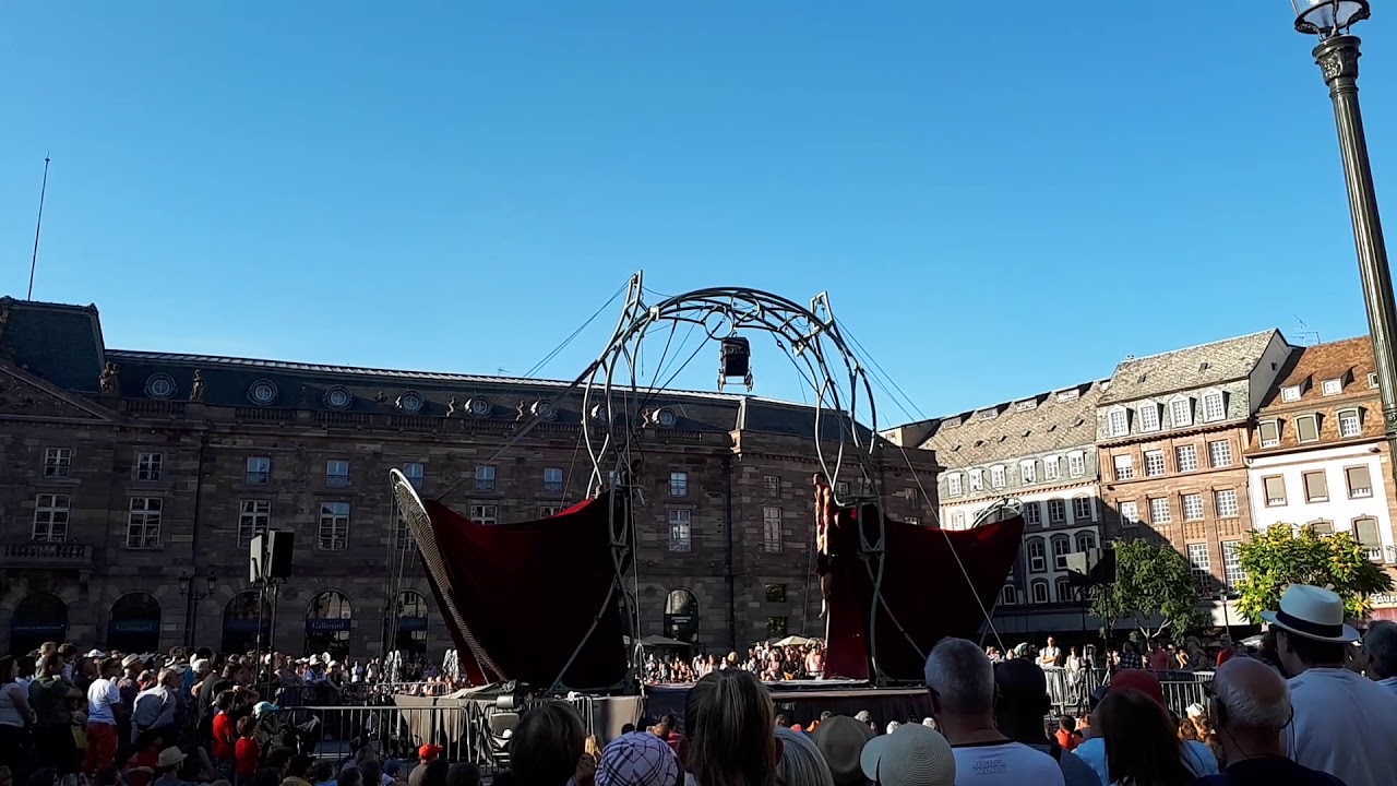 Уличный цирк. Street circus . Cirque de rue Strasbourg 2018