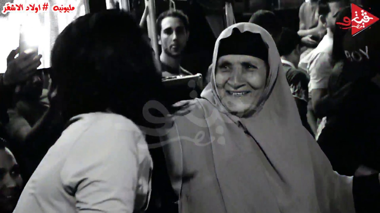 شوف ام جمعه مدمنه عبسلام بتعزف عى الاورج مكانو وبتتحداه وهو بيرقص ولعت فرحه ولاد الاشقر