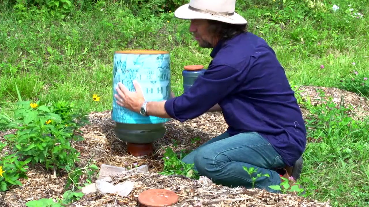 Ecological Designer Daniel Halsey hosts Geoff Lawton. Dan explains some of his design process.