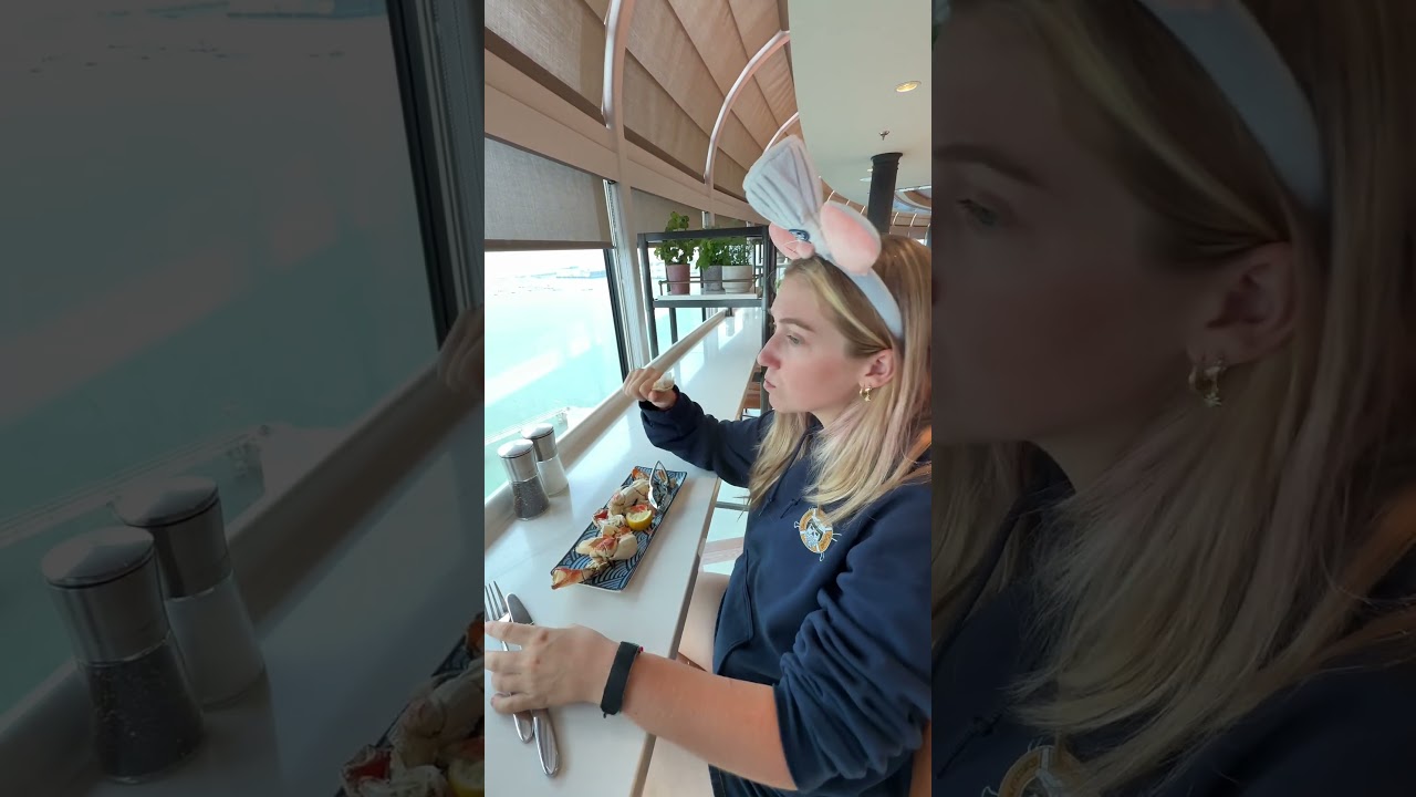 Thumbs (Claw?) Up for Disney Cruise Crab!🦀