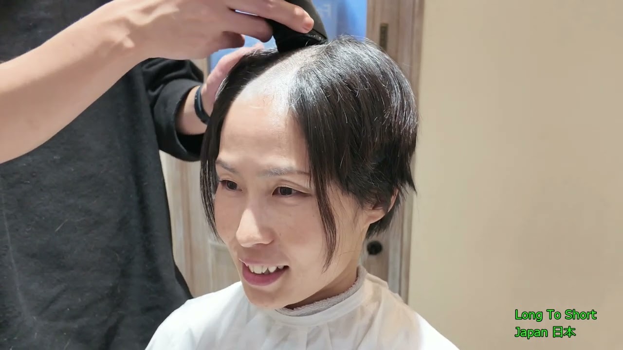 ロングヘアから髪バッサリ