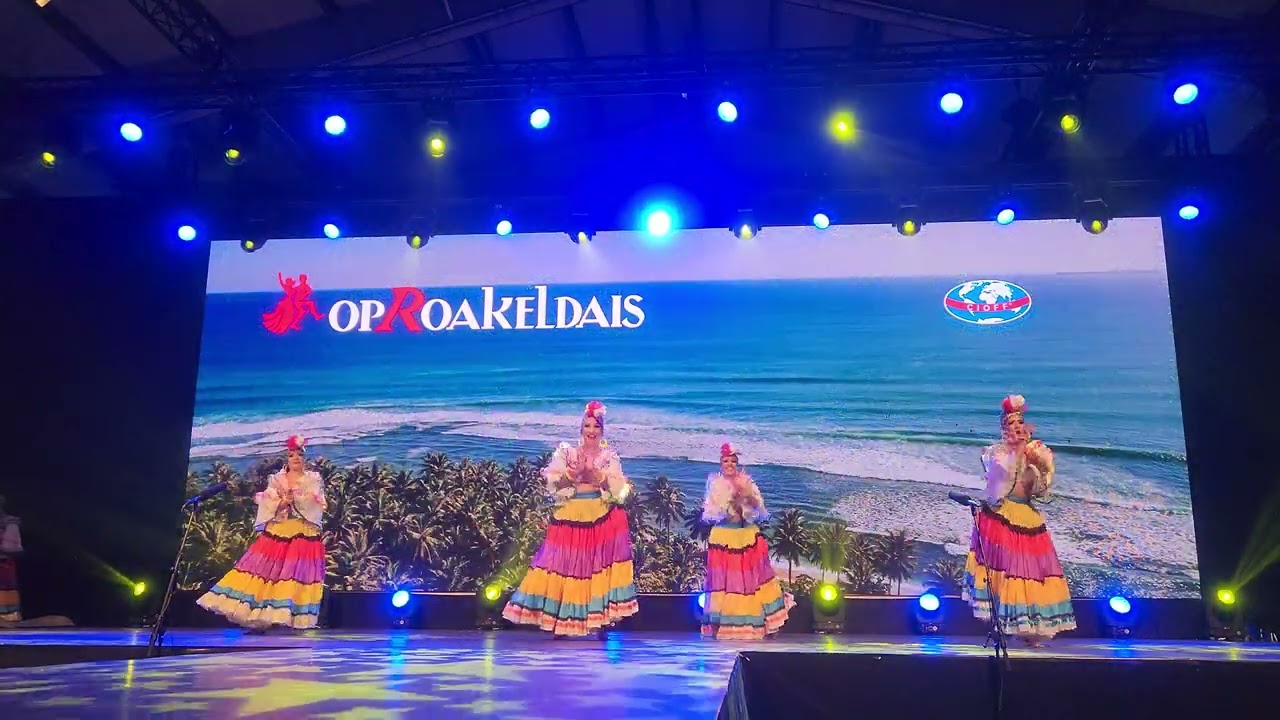 Fundación Danzas Cantaclaro at Op Roakeldais