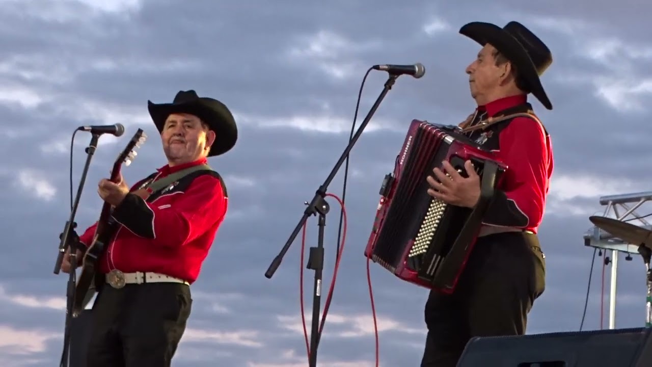 mix corridos los manantiales en vivo fiesta de la primavera puerto Octay 2023