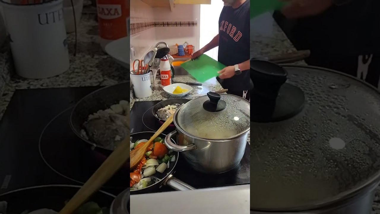 🇮🇩 🇪🇸 𓆉 LIVE!!!🙏 Cooking, mash and fish, vege.. tumeric.. subscribe ✈️🇮🇩 ✈️𓂃