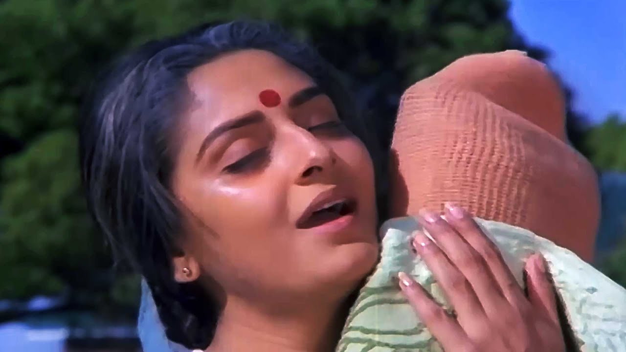 यशोदा का नंदलाला बृज का उजाला है - लता मंगेशकर | माँ का बच्चे के प्रति प्रेम गीत | जया प्रदा Female