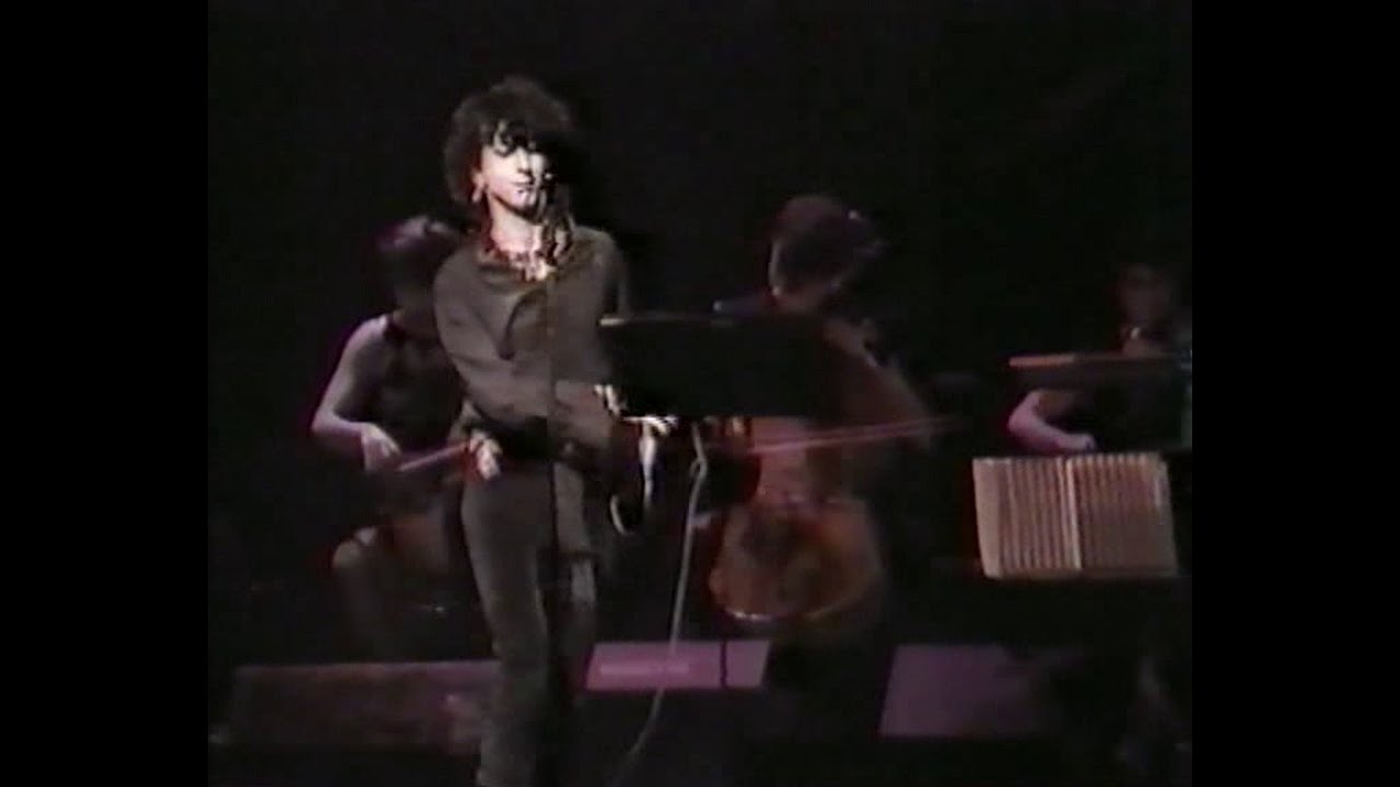 MARC AND THE MAMBAS - Catch A Fallen Star (Live 1983)