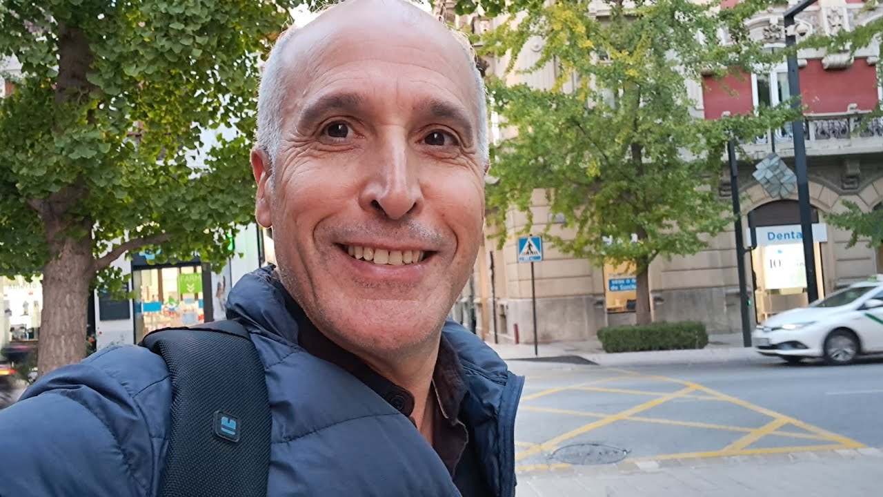 آخر فيديو بمدينة غرناطة الإسبانية، الجمال في كل مكان المدينة في الليل تخطف القلب.