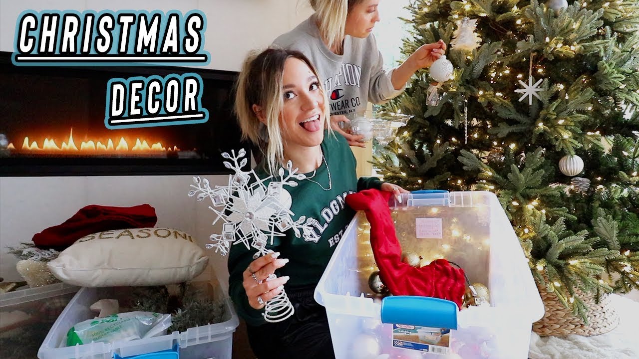 decorating for christmas + my vlog setup!! vlogmas day 1
