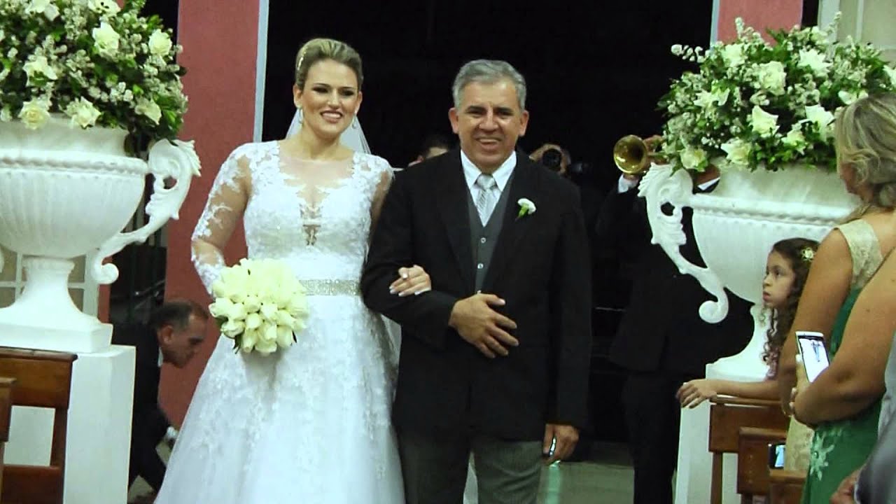 Entrada da noiva Beliza e Paulo Henrique_Digital Vídeo Produtora Goiânia_Marcos Fellipe