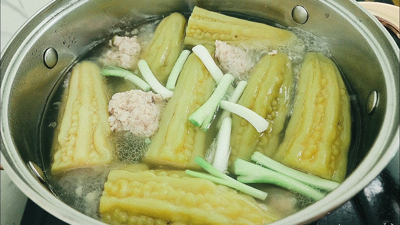 KHỔ QUA NHỒI THỊT/Mẹo nấu canh khổ qua nhồi thịt dai ngon khổ qua xanh đẹp nước trong ngày tết#797