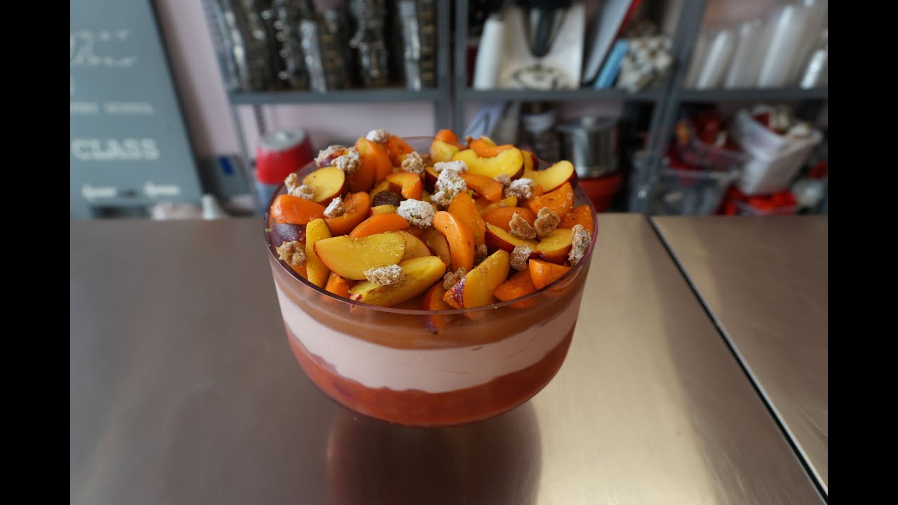 The Ultimate Summer Christmas Trifle!