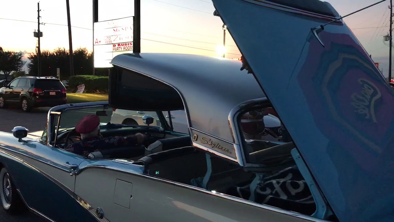1957 Ford Skyliner - Meteor Rideau 500