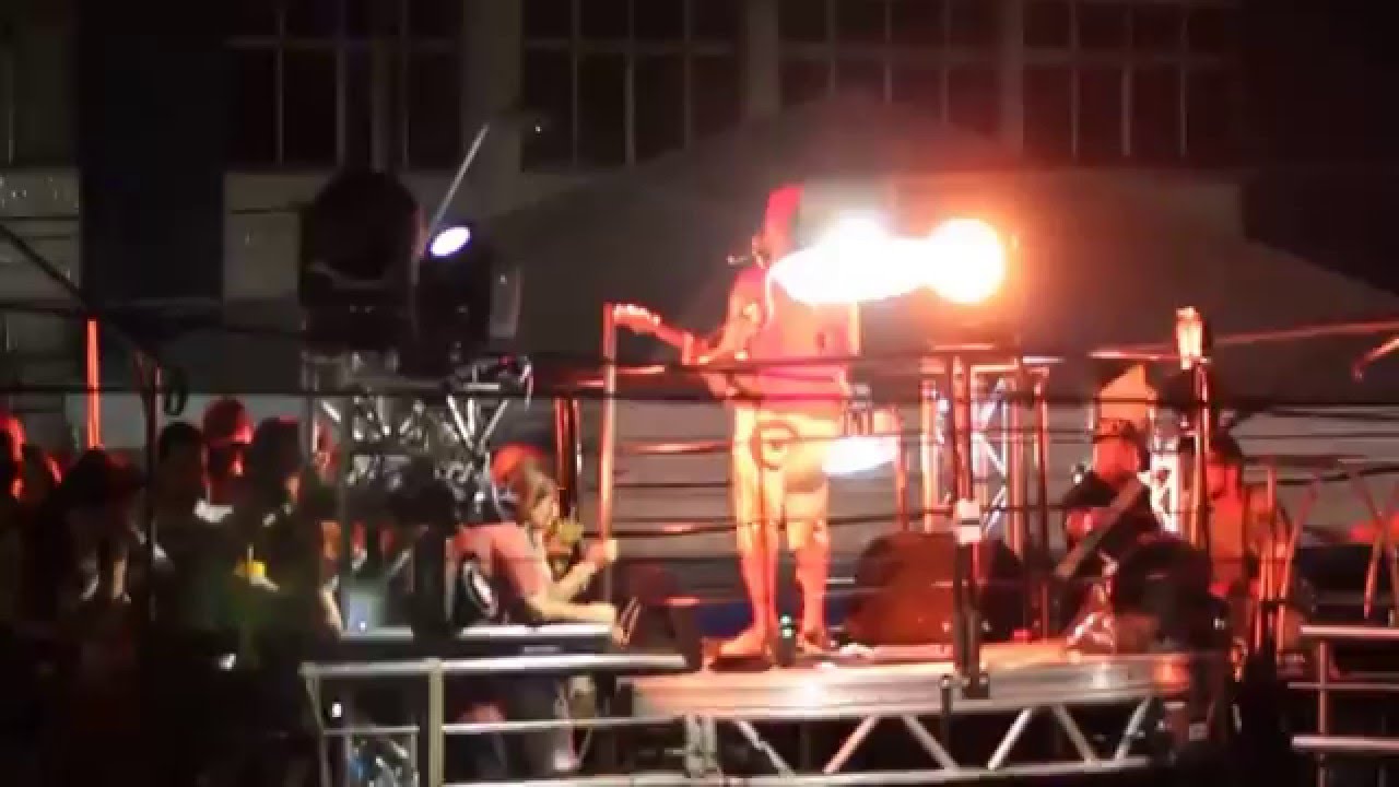 Carnaval Salvador 2016 - Durval Lelys - Segunda - O Que Tem que ser Sera, Corpo Moreno, Dia dos Namo