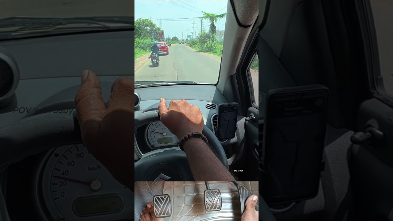 Is the vehicle in front overtaking? Don't overtake immediately! ⚠️🚗