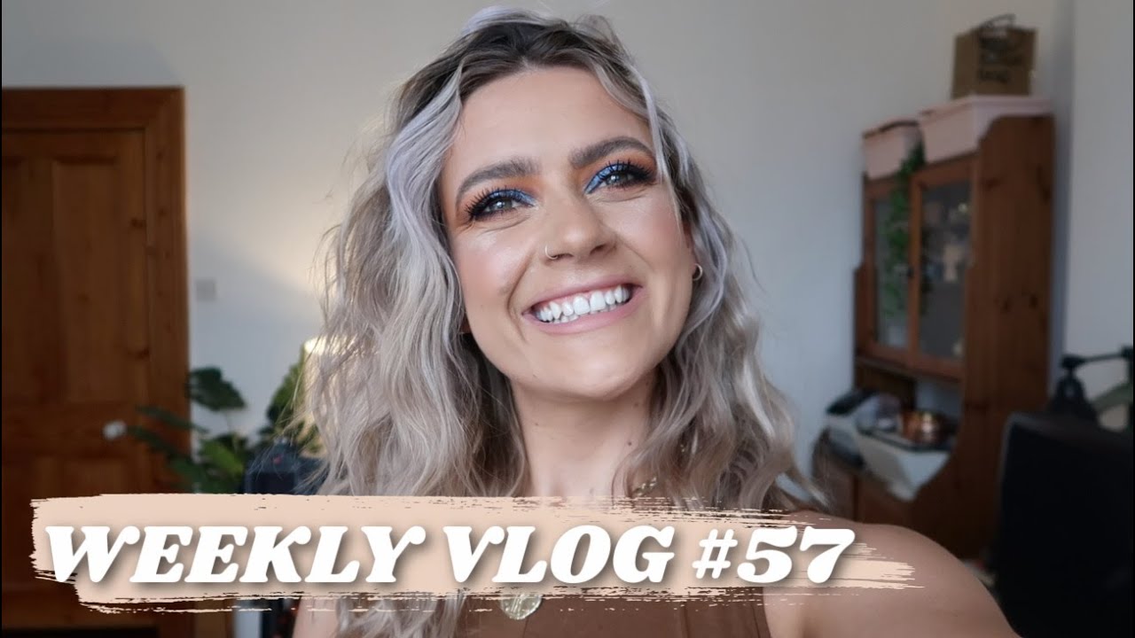 WEEKLY VLOG #57 | BAKING, NEW LAPTOP  & A BIG MY PROTEIN HAUL! | EmmasRectangle