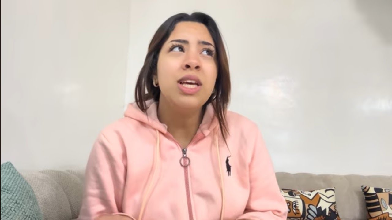 فاطمة الزهراء بنت بوكريشة أنا مكنحملش ماما 😔