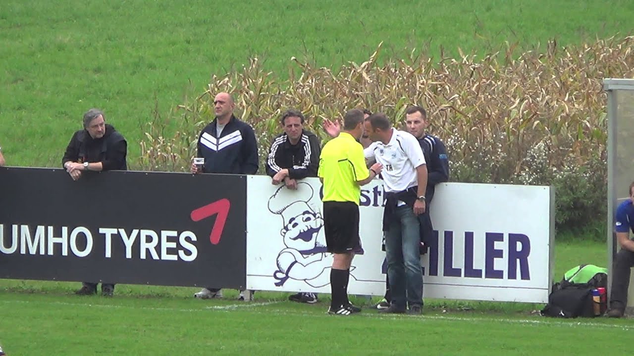 Mario Haas rastet aus beim Spiel gegen den GAK 1902