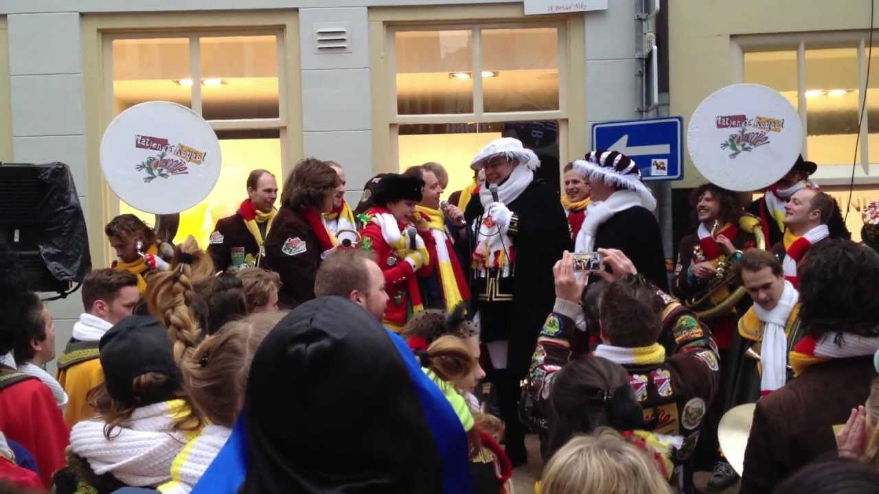 SMO Attenooije! - Hoe Papa?! @ Matjenéé Royaol 2013