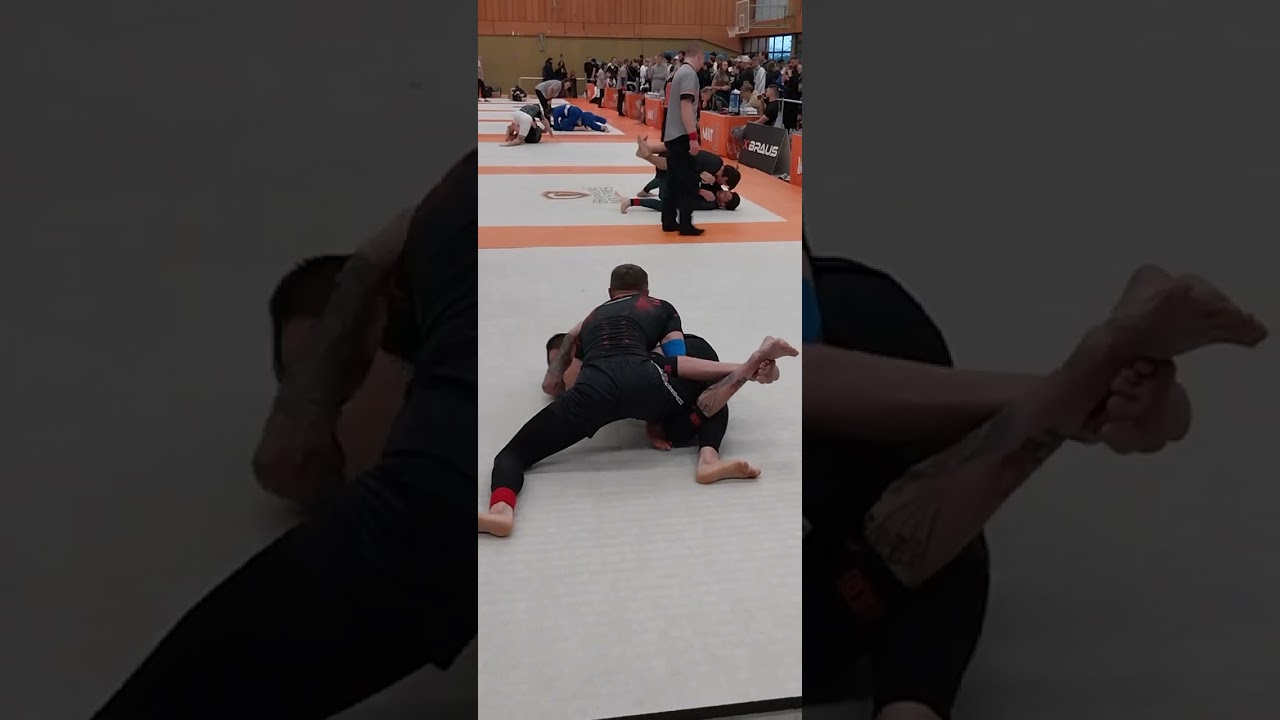 Triangle from mount (2023) #bjj #bjjnogi #grappling