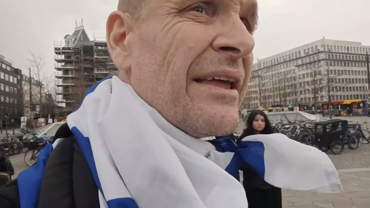 lars theilade er live!