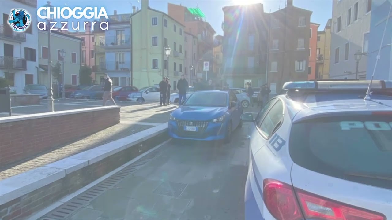 14 MACCHINE VANDALIZZATE A SOTTOMARINA