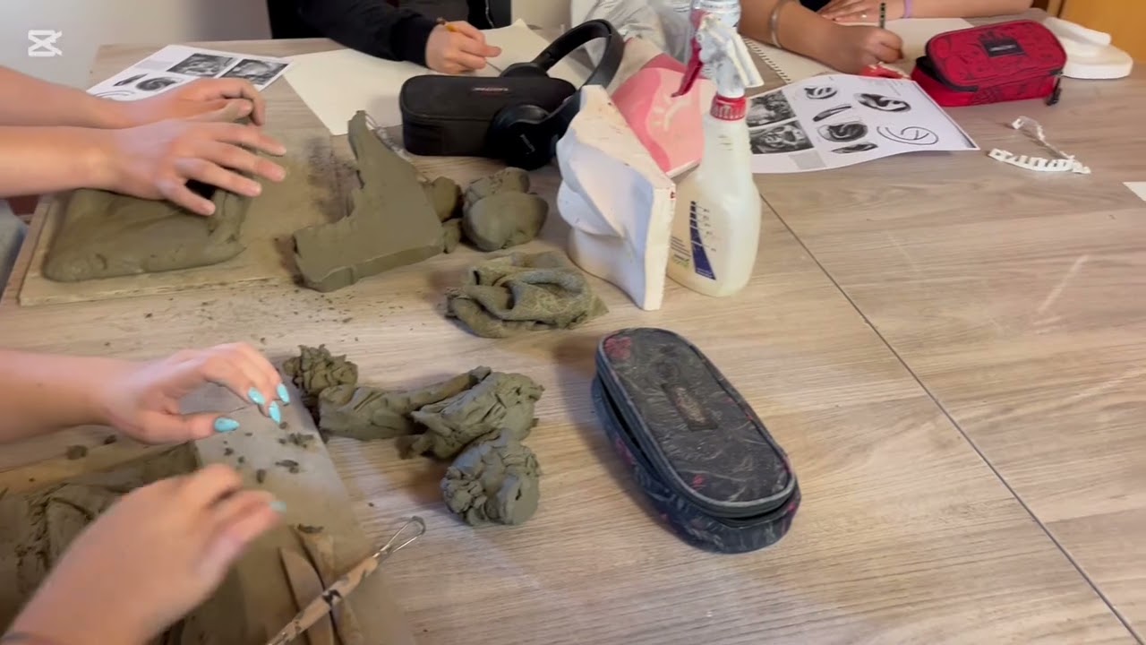 Laboratorio di Discipline plastiche Classe 2^ Liceo Novalis - Ambra