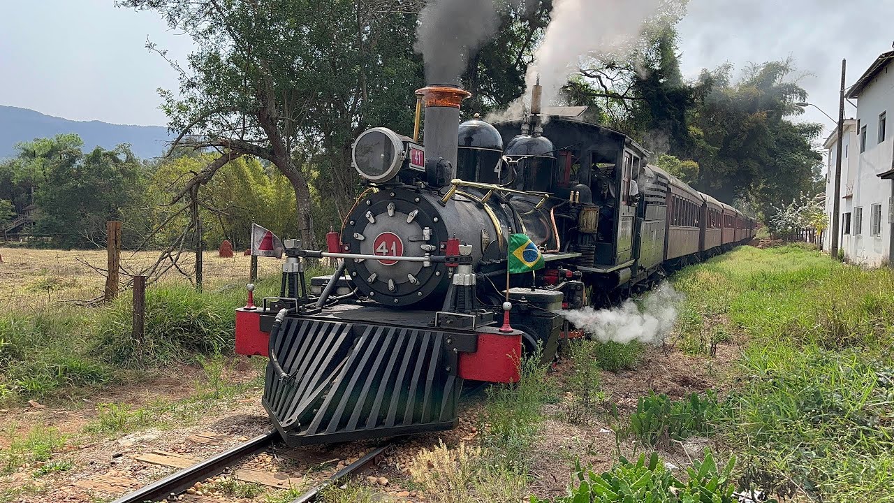 EFOM - Trem tur&iacute;stico em Tiradentes MG.