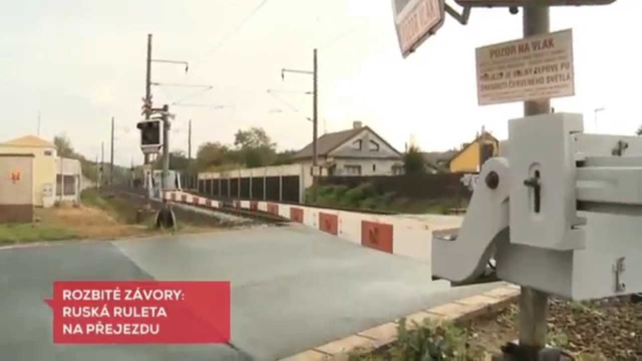 Televizní noviny - Nefunkční přejezdy + ukradené video (15.10.2015)