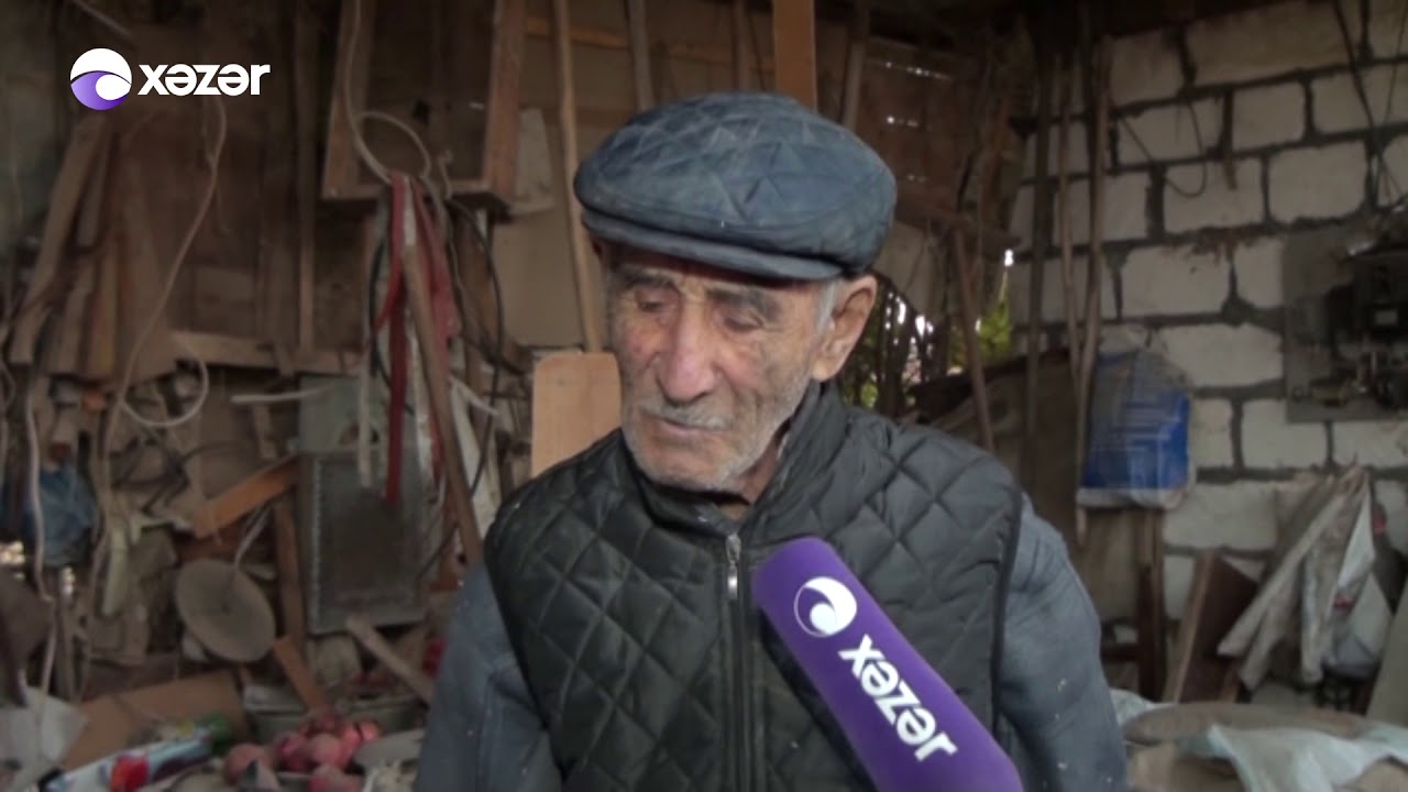 90 yaşı var, hələ də dülgərlik edir