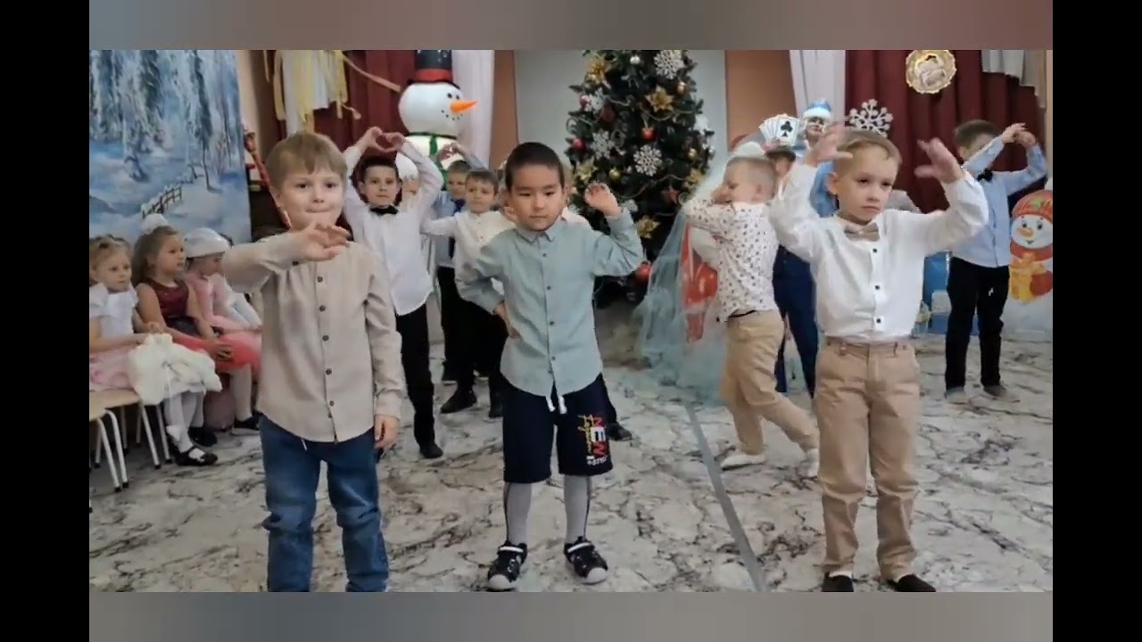 Новогодний праздник подготовительной группы 