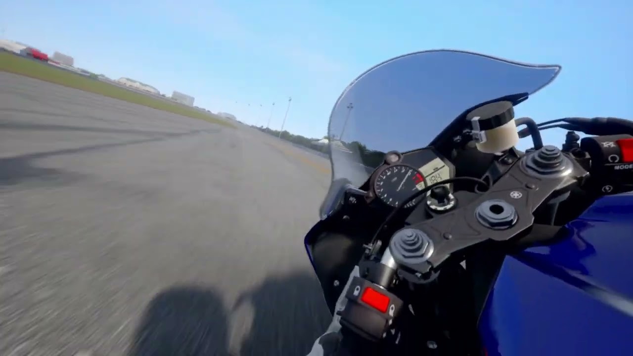 Yamaha R1 2014 - Daytona (full course) - Some race action - Ride 4