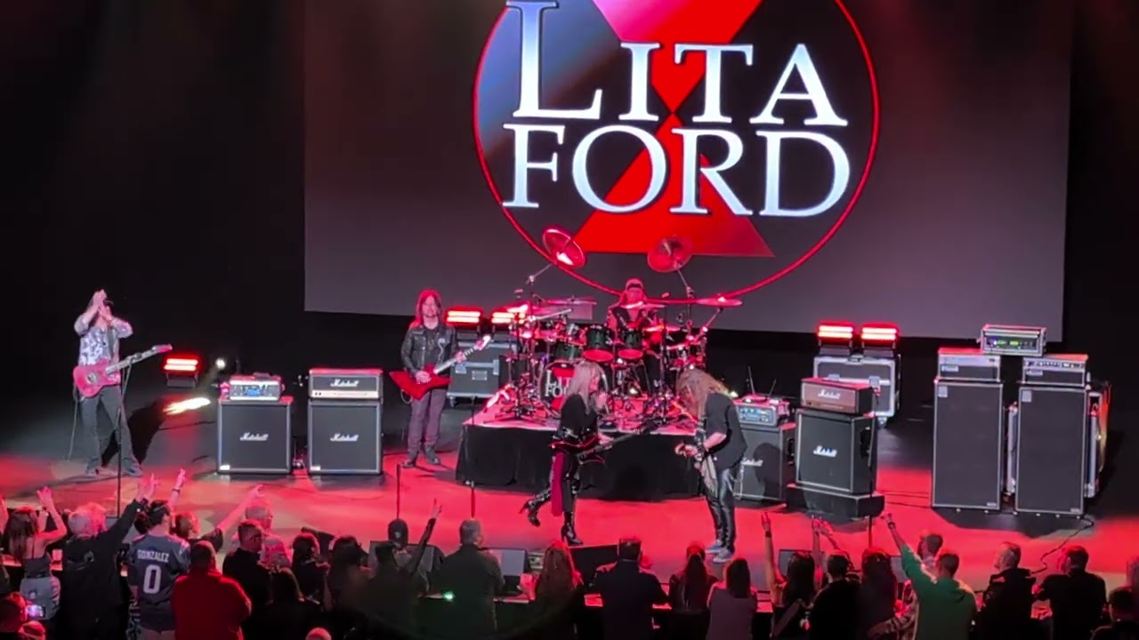 Lita Ford - Back to the Cave (w/Bill Leverty of FireHouse) (2025-11-15 Mashantucket, CT)