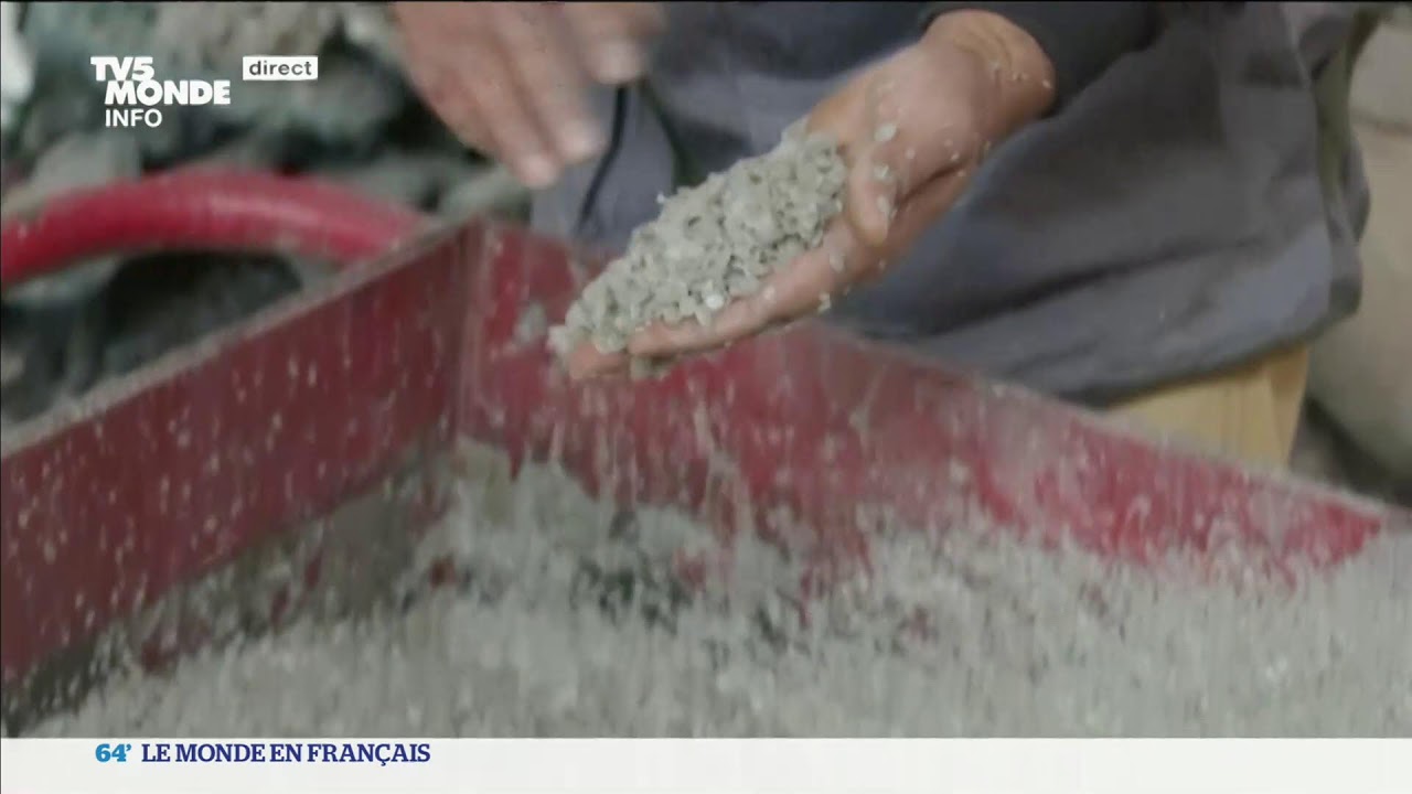Le 64' -  L'actualité internationale du dimanche 1 décembre 2024 - TV5MONDE