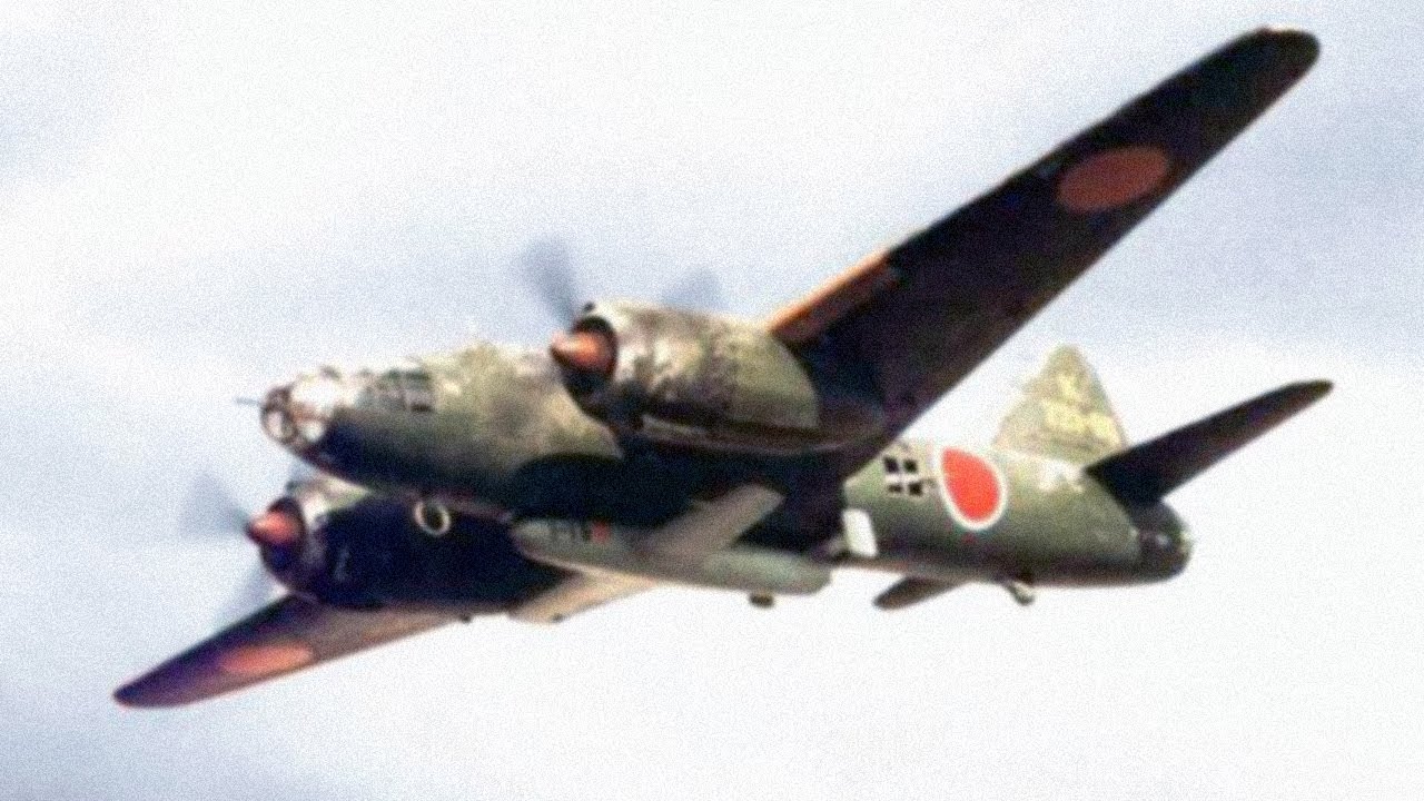 Первый самолёт, потопивший крупный корабль — бомбардировщик Mitsubishi G4M Betty времён Второй ми...