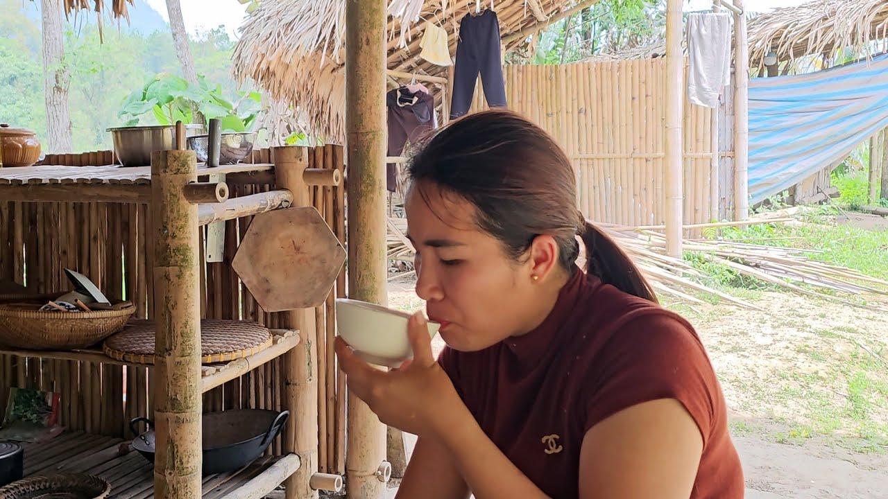 Selling Early Season Waxy White Corn Easily With Le Thi Hon - Daily Life