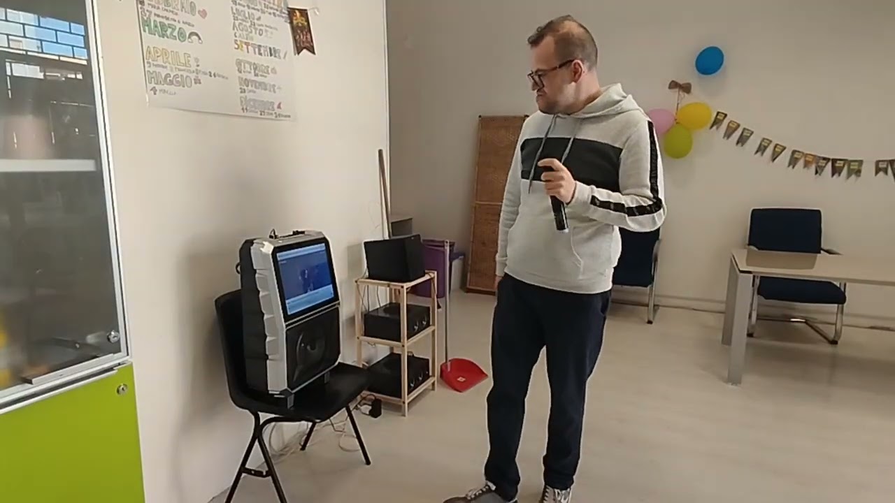 Andrea oggi ha cantato la canzone di Muse Supermassive Black Hole 2026 al centro nuovo😘💯