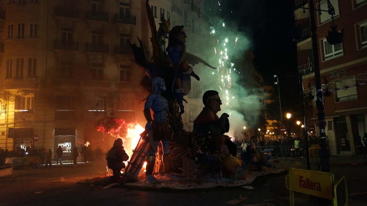GAME OF THRONES VALENCIA FALLA BURNT 2018 LA NIT DE LA CREMA A SONG OF ICE AND FIRE