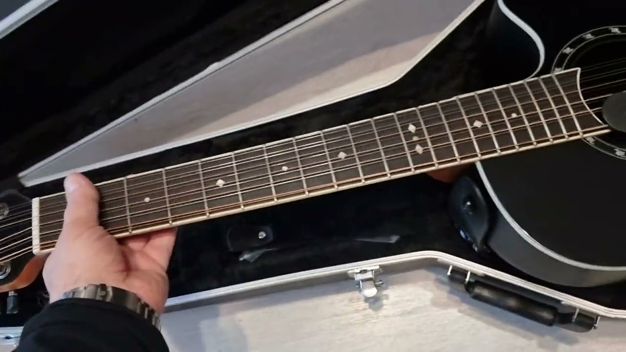 Ovation 2751AX-5 Standard Balladeer Black обзор...