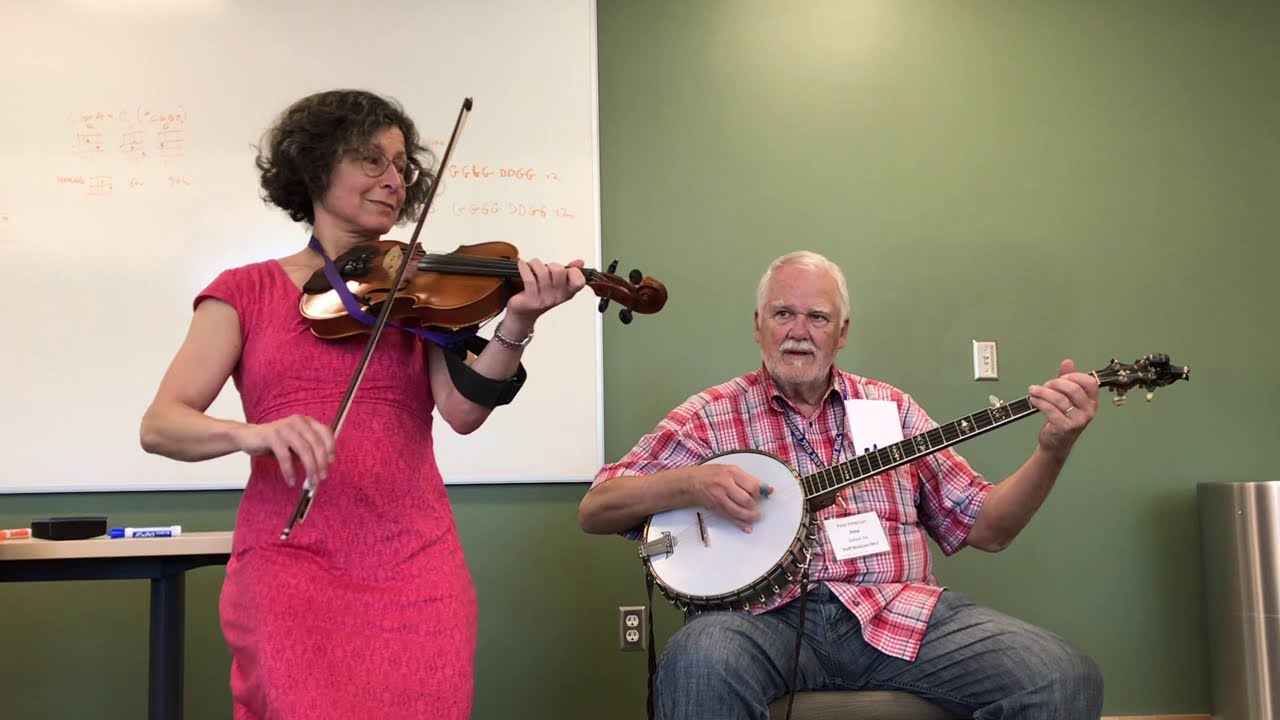 3-Finger Oldtime Banjo Backup for Texas Barbed Wire - Pete Peterson & Miss Moonshine - June 2019