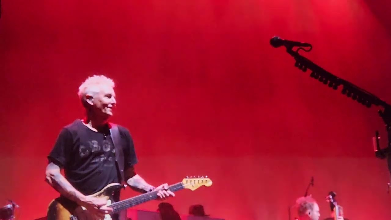 Pearl Jam - Daughter/ Its OK  live Sydney (21/11/2024)