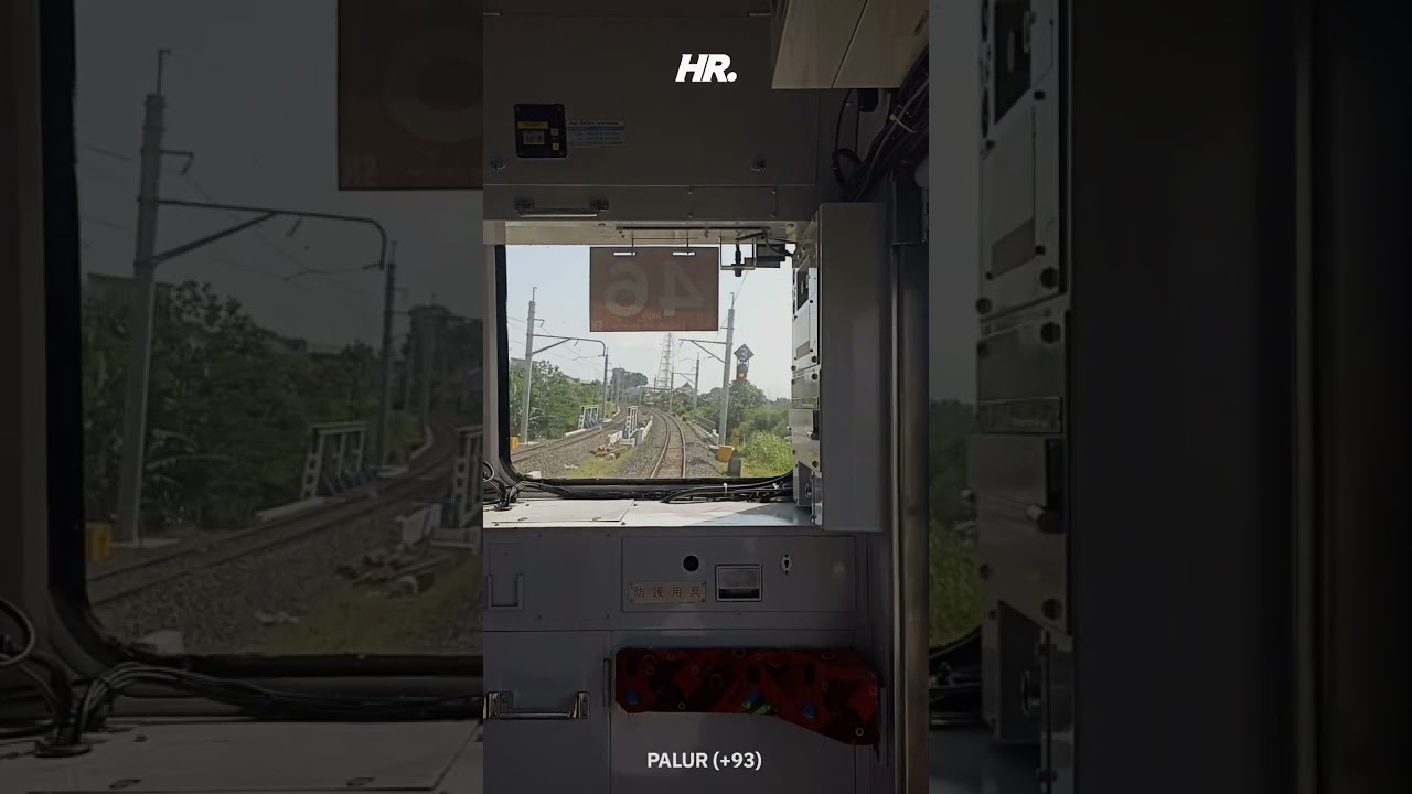 CL Yogyakarta memasuki stasiun Palur 