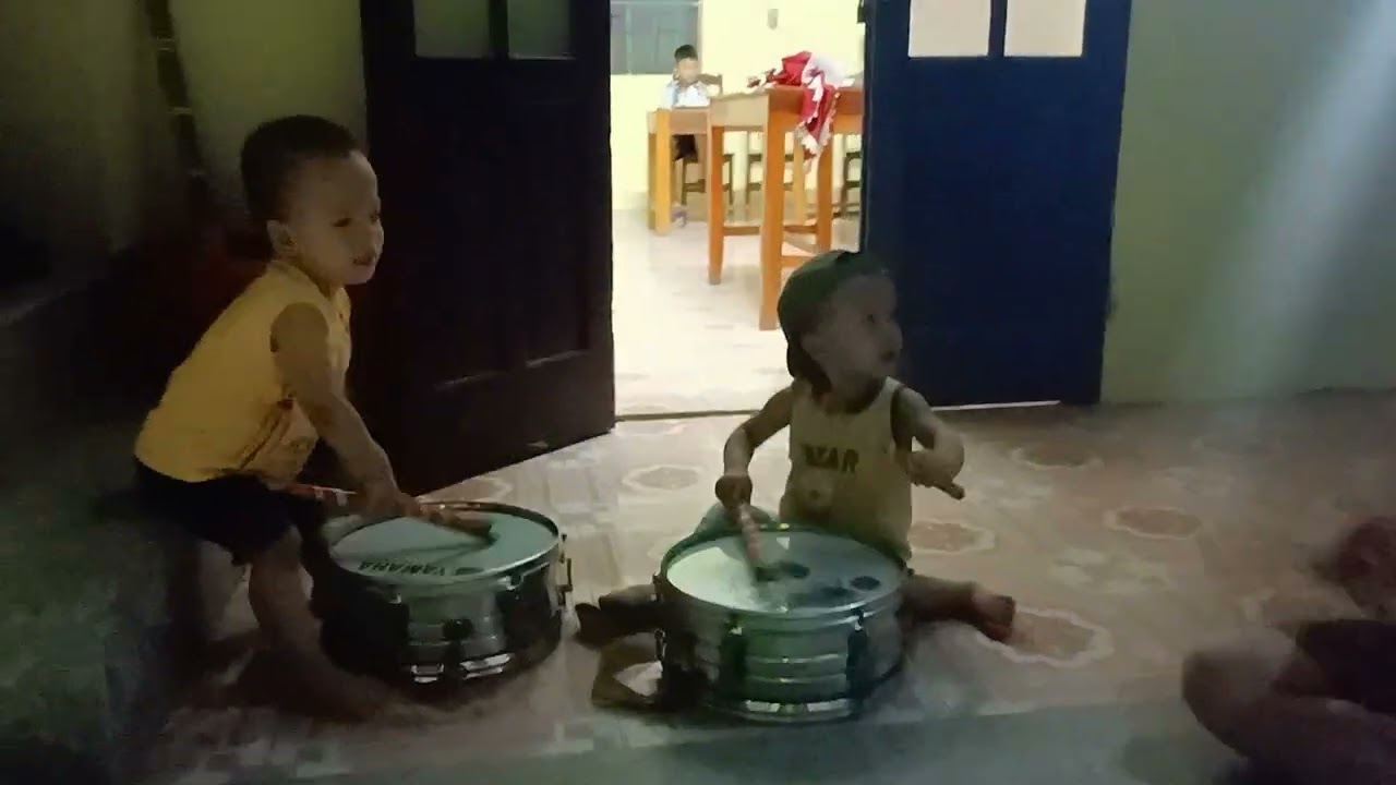 Đánh trống thiếu nhi của Hai Hổ